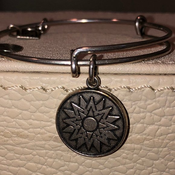 Sun symbol Alex and Ani Bracelet - Picture 2 of 3